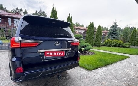 Lexus LX III, 2017 год, 7 800 000 рублей, 4 фотография