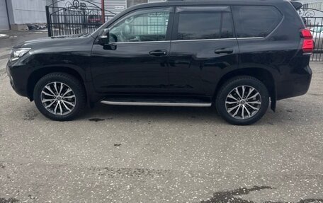 Toyota Land Cruiser Prado 150 рестайлинг 2, 2023 год, 9 500 000 рублей, 8 фотография