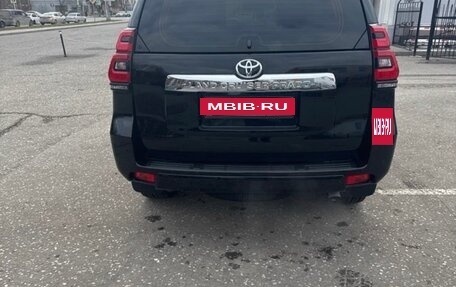 Toyota Land Cruiser Prado 150 рестайлинг 2, 2023 год, 9 500 000 рублей, 9 фотография