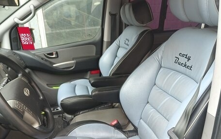 Hyundai Grand Starex Grand Starex I рестайлинг 2, 2015 год, 2 250 000 рублей, 6 фотография