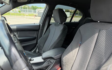 BMW 3 серия, 2018 год, 2 370 000 рублей, 10 фотография