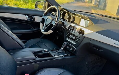 Mercedes-Benz C-Класс, 2011 год, 1 200 000 рублей, 6 фотография