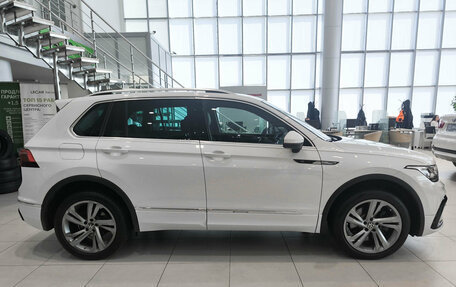 Volkswagen Tiguan II, 2021 год, 3 899 000 рублей, 5 фотография