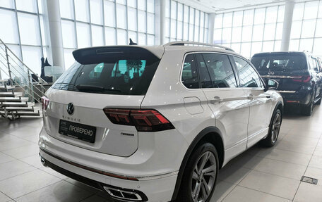 Volkswagen Tiguan II, 2021 год, 3 899 000 рублей, 6 фотография