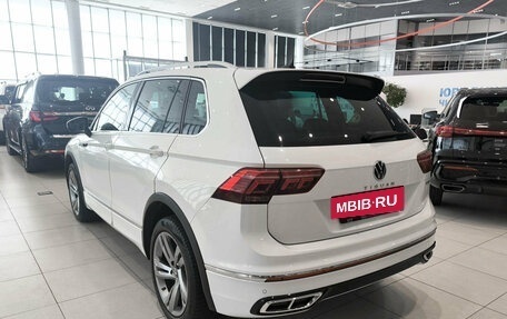 Volkswagen Tiguan II, 2021 год, 3 899 000 рублей, 8 фотография