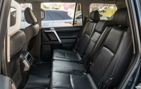 Toyota Land Cruiser Prado 150 рестайлинг 2, 2017 год, 4 999 000 рублей, 11 фотография