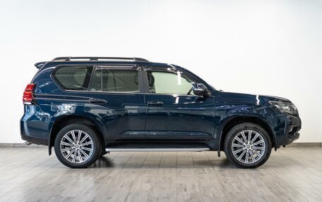 Toyota Land Cruiser Prado 150 рестайлинг 2, 2017 год, 4 999 000 рублей, 5 фотография