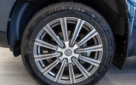 Toyota Land Cruiser Prado 150 рестайлинг 2, 2017 год, 4 999 000 рублей, 7 фотография