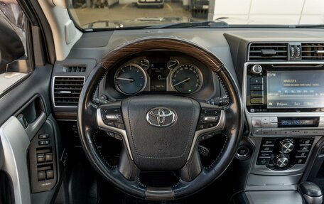 Toyota Land Cruiser Prado 150 рестайлинг 2, 2017 год, 4 999 000 рублей, 14 фотография