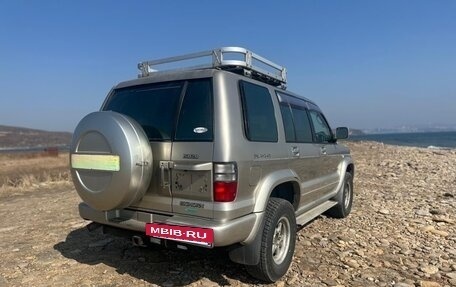Isuzu Bighorn II, 2001 год, 900 000 рублей, 3 фотография
