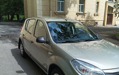 Renault Sandero I, 2013 год, 875 000 рублей, 2 фотография