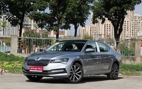 Skoda Superb III рестайлинг, 2026 год, 2 900 000 рублей, 1 фотография