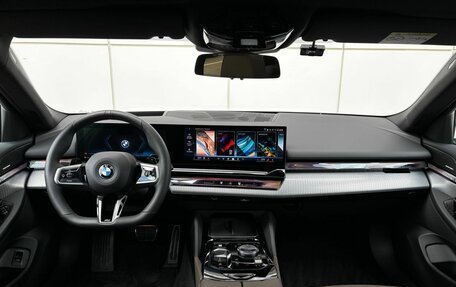 BMW 5 серия, 2025 год, 7 690 000 рублей, 11 фотография