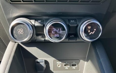 Renault Captur II, 2023 год, 1 100 000 рублей, 20 фотография