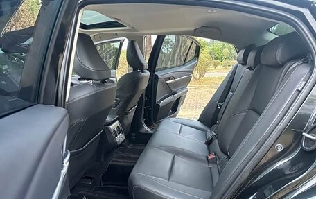 Toyota Camry, 2025 год, 3 190 000 рублей, 6 фотография
