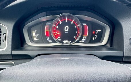 Volvo S60 Cross Country, 2015 год, 1 850 000 рублей, 13 фотография