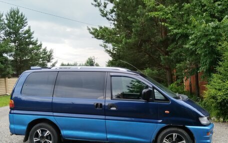 Mitsubishi Space Gear I рестайлинг, 2000 год, 800 000 рублей, 2 фотография
