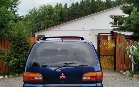 Mitsubishi Space Gear I рестайлинг, 2000 год, 800 000 рублей, 3 фотография