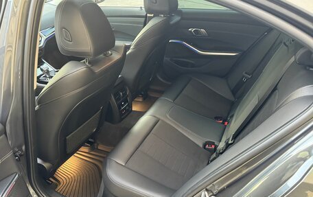BMW 3 серия, 2019 год, 4 350 000 рублей, 13 фотография