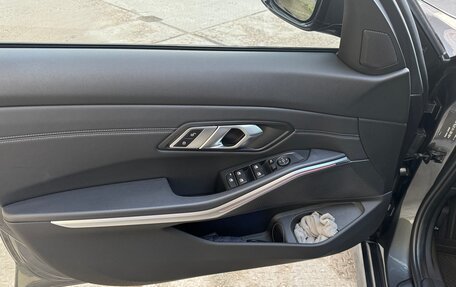 BMW 3 серия, 2019 год, 4 350 000 рублей, 14 фотография