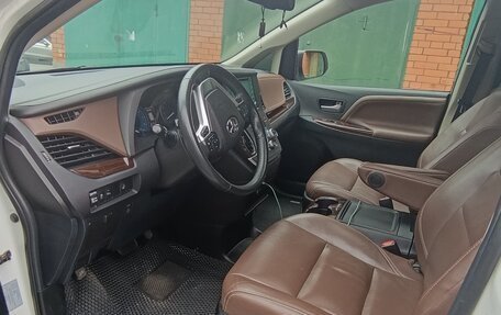 Toyota Sienna III, 2018 год, 3 600 000 рублей, 9 фотография