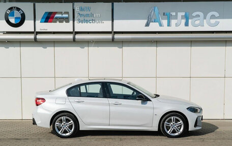 BMW 1 серия, 2023 год, 1 880 000 рублей, 5 фотография