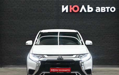 Mitsubishi Outlander III рестайлинг 3, 2021 год, 3 050 000 рублей, 3 фотография