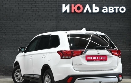 Mitsubishi Outlander III рестайлинг 3, 2021 год, 3 050 000 рублей, 5 фотография