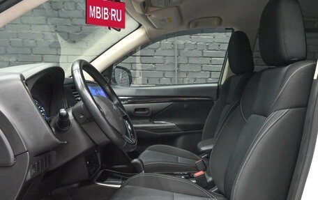 Mitsubishi Outlander III рестайлинг 3, 2021 год, 3 050 000 рублей, 19 фотография