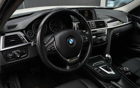 BMW 3 серия, 2017 год, 1 990 000 рублей, 13 фотография