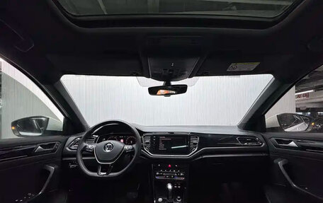 Volkswagen T-Roc I, 2022 год, 1 700 000 рублей, 10 фотография