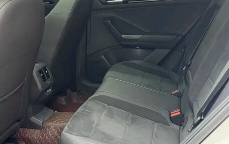Volkswagen T-Roc I, 2022 год, 1 700 000 рублей, 13 фотография