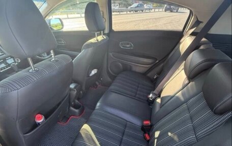 Honda Vezel, 2016 год, 1 300 000 рублей, 14 фотография