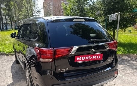 Mitsubishi Outlander III рестайлинг 3, 2015 год, 1 480 000 рублей, 6 фотография