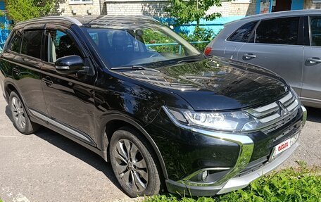 Mitsubishi Outlander III рестайлинг 3, 2015 год, 1 480 000 рублей, 11 фотография