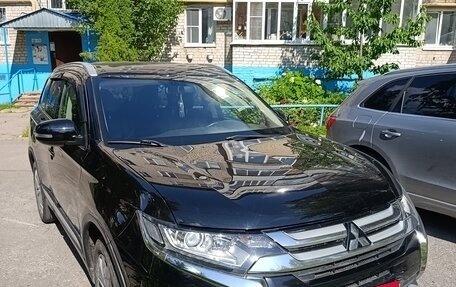 Mitsubishi Outlander III рестайлинг 3, 2015 год, 1 480 000 рублей, 12 фотография