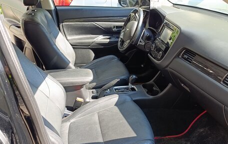 Mitsubishi Outlander III рестайлинг 3, 2015 год, 1 480 000 рублей, 16 фотография