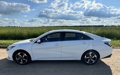 Hyundai Elantra, 2022 год, 1 700 000 рублей, 4 фотография