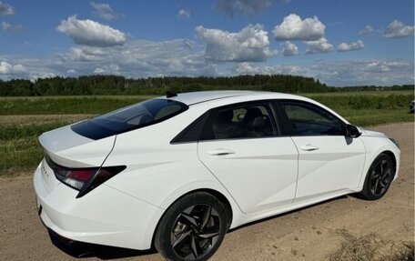 Hyundai Elantra, 2022 год, 1 700 000 рублей, 5 фотография