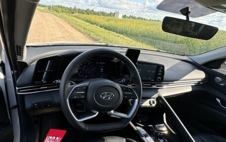 Hyundai Elantra, 2022 год, 1 700 000 рублей, 11 фотография