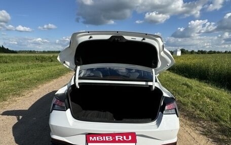 Hyundai Elantra, 2022 год, 1 700 000 рублей, 7 фотография