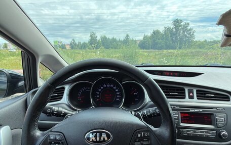 KIA cee'd III, 2013 год, 999 999 рублей, 22 фотография
