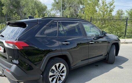 Toyota RAV4, 2019 год, 3 450 000 рублей, 4 фотография