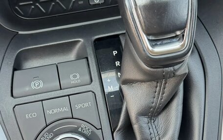 Toyota RAV4, 2019 год, 3 450 000 рублей, 11 фотография
