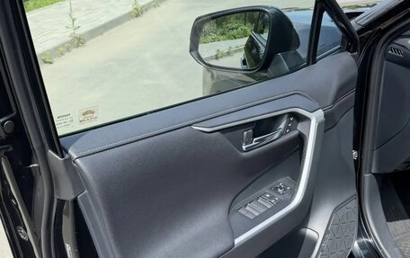 Toyota RAV4, 2019 год, 3 450 000 рублей, 10 фотография