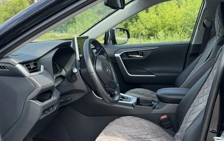 Toyota RAV4, 2019 год, 3 450 000 рублей, 13 фотография