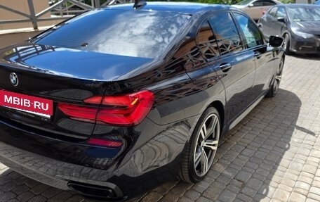 BMW 7 серия, 2018 год, 3 700 000 рублей, 9 фотография