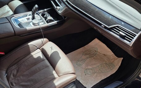 BMW 7 серия, 2018 год, 3 700 000 рублей, 15 фотография
