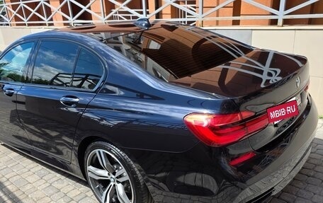 BMW 7 серия, 2018 год, 3 700 000 рублей, 11 фотография