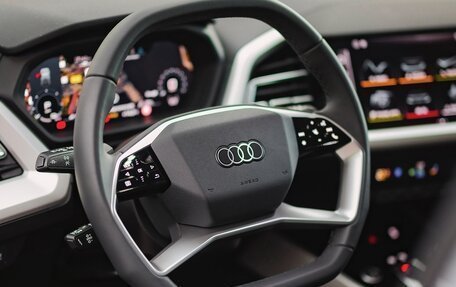 Audi Q4 e-tron, 2024 год, 3 730 000 рублей, 10 фотография